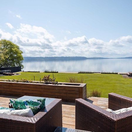 Jandals & Joy Lakefront Retreat Роторуа Екстериор снимка
