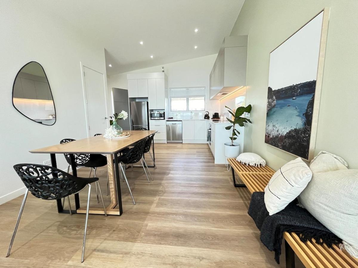 Jandals & Joy Lakefront Retreat Роторуа Екстериор снимка